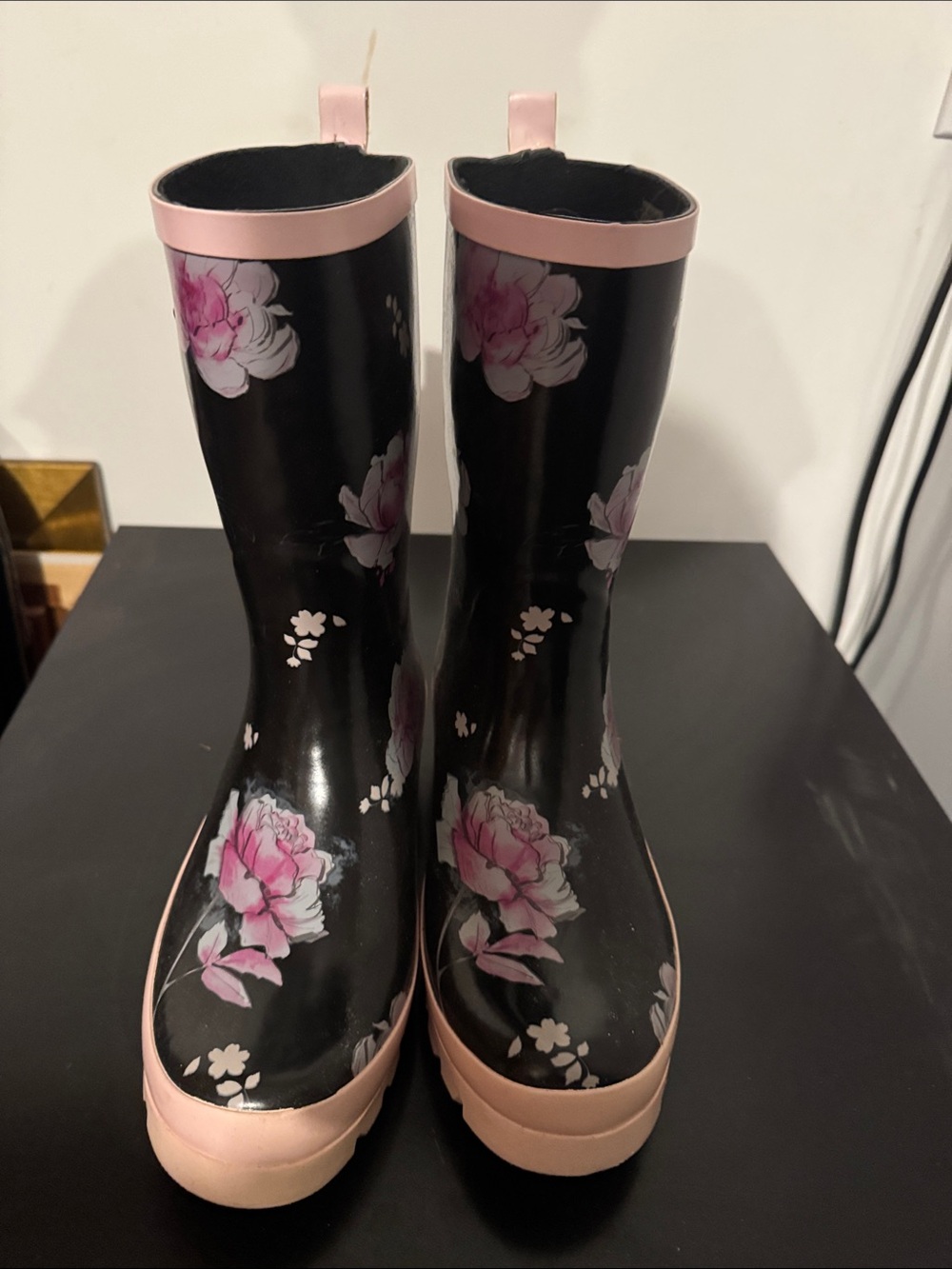 Disney Minnie Mouse floral rain boots like new size 8
